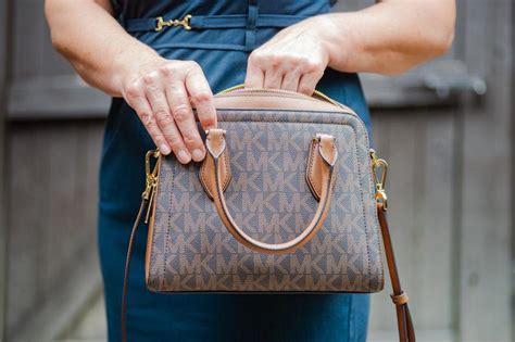 11 signs of fake michael kors|9 Clues Your Michael Kors Purse Is Real (& Spot When It’s Not).